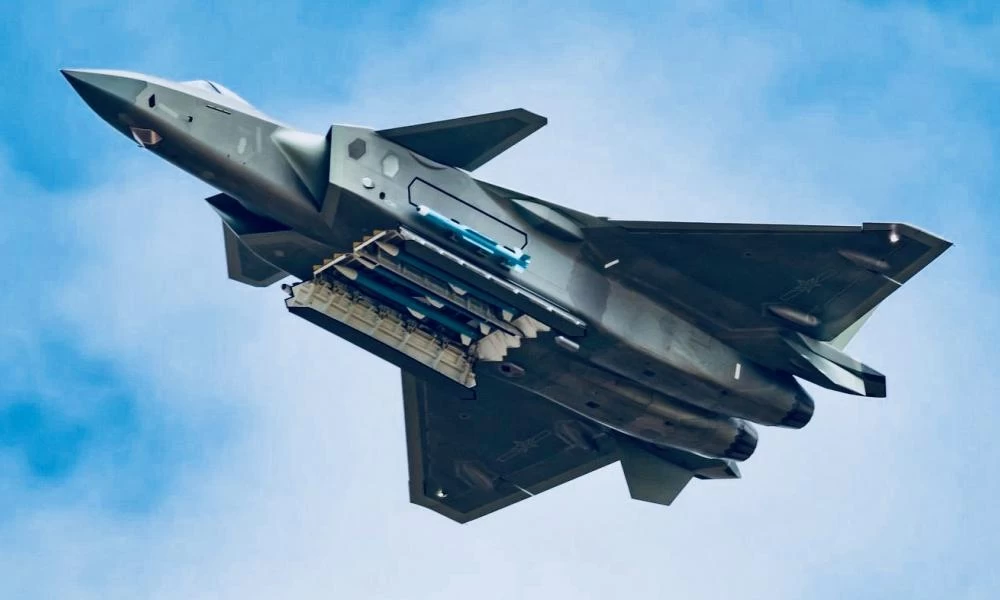 Η Κίνα θεωρεί ότι το J-20 είναι καλύτερο από το F-35 - Τι ισχύει;